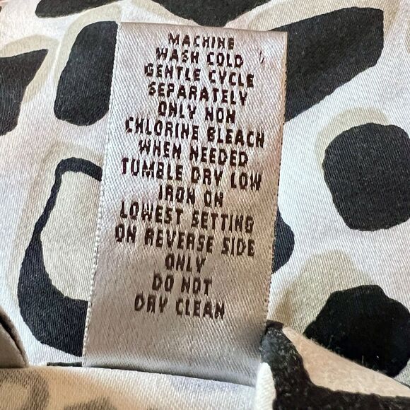 Chicos Shirt Jacket Button Front Sz 1 Lightweight Front Pockets Black Tan Beige - Picture 9 of 10